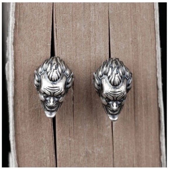 Single Accent Tide Clown Ear Nail S925 Silver Earring - Picture 1 of 8